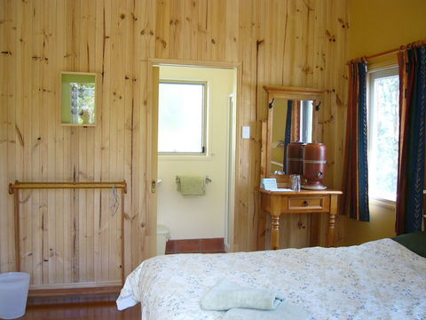 Glasshouse Mountains Ecolodge - Perths Hotel 1