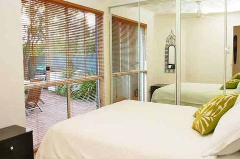 Alexs Byron Bay - Perths Hotel 3