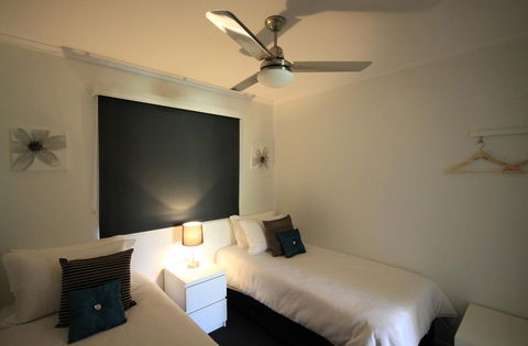 Maclean Stays - Perths Hotel 1