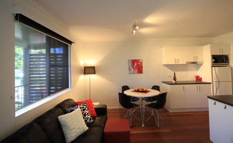 Maclean Stays - Perths Hotel 3
