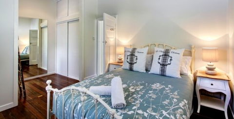 A Summer Cottage - Perths Hotel 2