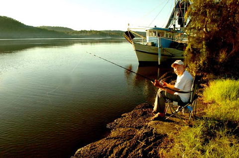 Maclean Riverside Caravan Park - Perths Hotel 1