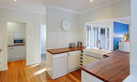 Away On Belongil Fields - Perths Hotel 0
