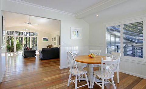 Away On Belongil Fields - Perths Hotel 3