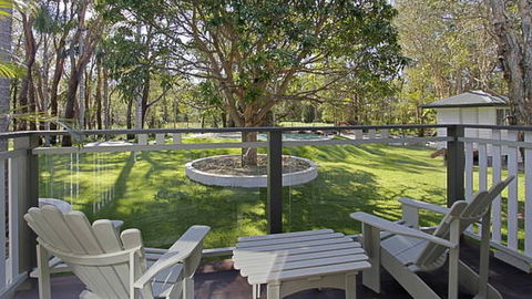 Away On Belongil Fields - Perths Hotel 4