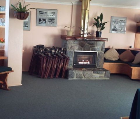 Knockshannoch Ski Club - Perths Hotel 2