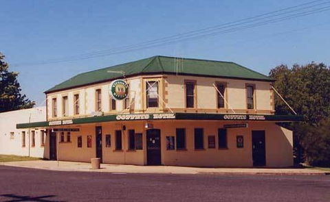 Coffeys Hotel - Perths Hotel 0