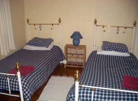 Honeysuckle Cottage Jingellic - Perths Hotel 2