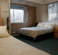 Royal Coachman Ski Lodge - Perths Hotel
