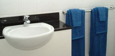 Azura Beach House Bed And Breakfast - Perths Hotel 3