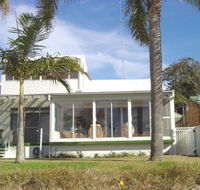 8 Seaview Crescent - Perths Hotel