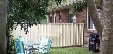 2 Dogs Cottages - Perths Hotel 2
