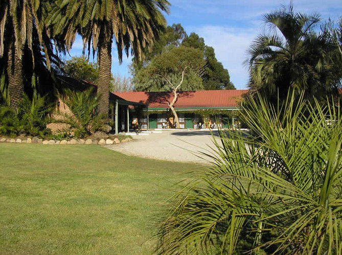 Holbrook NSW Perths Hotel