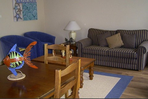 Boutique Escape - Lake Macquarie Resort Accommodation - Perths Hotel 0