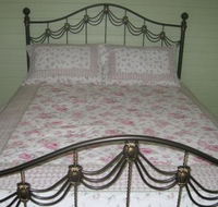 Camelot Retreat - Perths Hotel