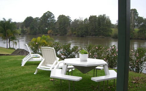 A Spot On The River - Perths Hotel 1