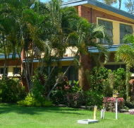 Riverside Tourist Park - Perths Hotel