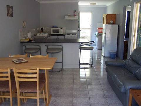 Palm Valley Motel And Self Contained Holiday Units - Perths Hotel 2