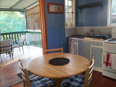 Auckland Street Queenslander - Perths Hotel 2