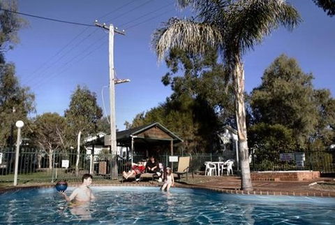 Kahlers Oasis Caravan Park - Perths Hotel 1