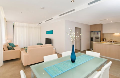 Ambience On Burleigh Beach - Perths Hotel 2