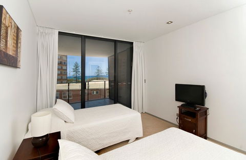 Ambience On Burleigh Beach - Perths Hotel 4