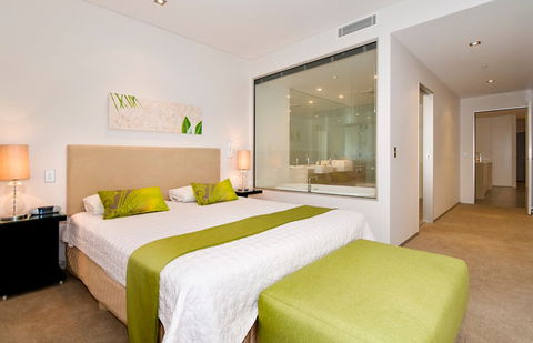 Ambience On Burleigh Beach - Perths Hotel 12