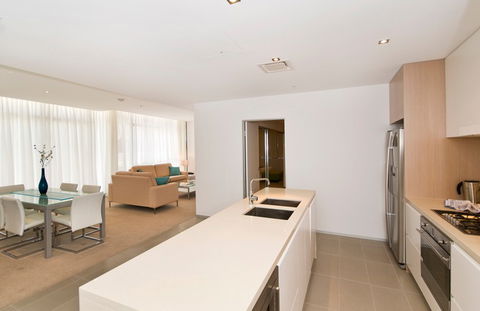 Ambience On Burleigh Beach - Perths Hotel 16