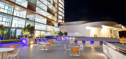 Kirra Surf Apartments - Perths Hotel 3