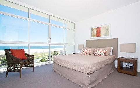 Kirra Surf Apartments - Perths Hotel 5