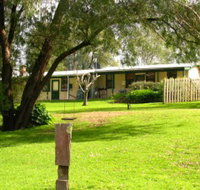 Riverbend Chalets and Caravan Park - Perths Hotel