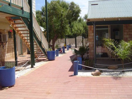 Bay Lodge Economy Beachfront - Perths Hotel 3