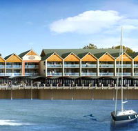 Quality Suites Crest Mandurah - Perths Hotel