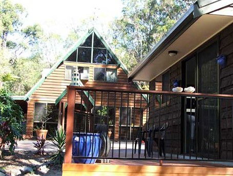 Highland Park QLD Perths Hotel