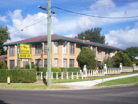 A Raceview Motor Inn - Perths Hotel 1