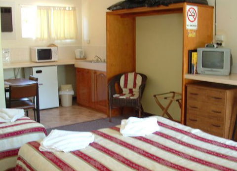 Affordable Gold City Motel - Perths Hotel 2