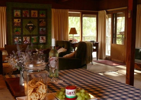 The Burrow At Wombat Bend Bed And Breakfast - Perths Hotel 2