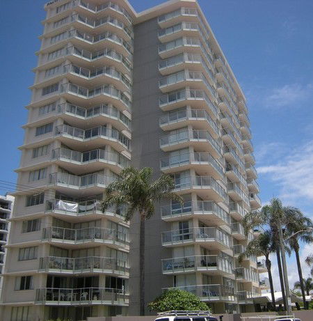 Pacific Regis Beachfront Apartments - Perths Hotel 1