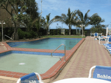 Bahia Beachfront Apartments - Perths Hotel 1