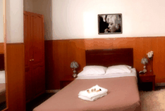 Holiday Lodge - Perths Hotel