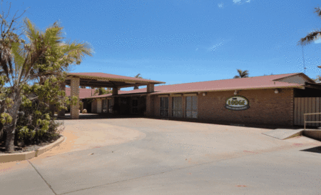 The Lodge Motel - thumb 1