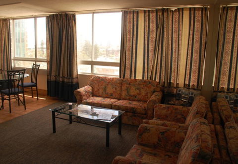 The Shore Holiday Apartments - Perths Hotel 1
