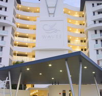 Waves Maroochy River - Perths Hotel
