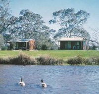 Compass Country Cabins - Perths Hotel