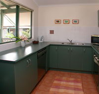 Cocos Beach Bungalows - Perths Hotel