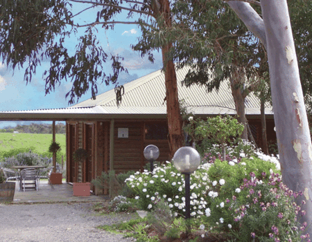 Mclaren Ridge Log Cabins - Perths Hotel 1