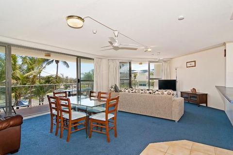 Chateau Royale Beach Resort - Perths Hotel 0