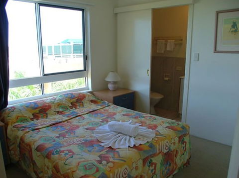 Burlington Holiday Apartments - Perths Hotel 1