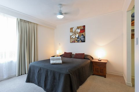 La Grande Apartments Broadbeach - Perths Hotel 1