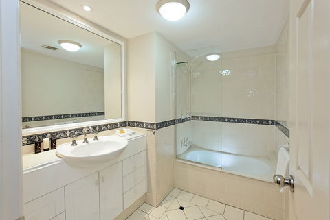 La Grande Apartments Broadbeach - Perths Hotel 3